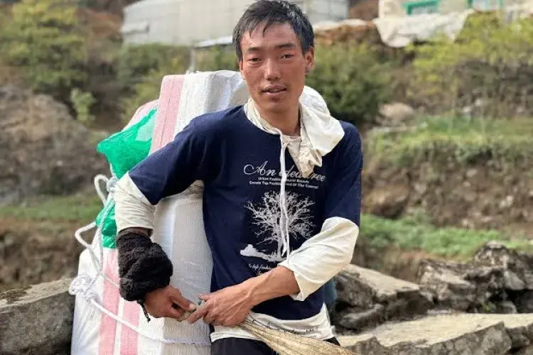 Our porter-Chandra Tamang DK_0.jpg